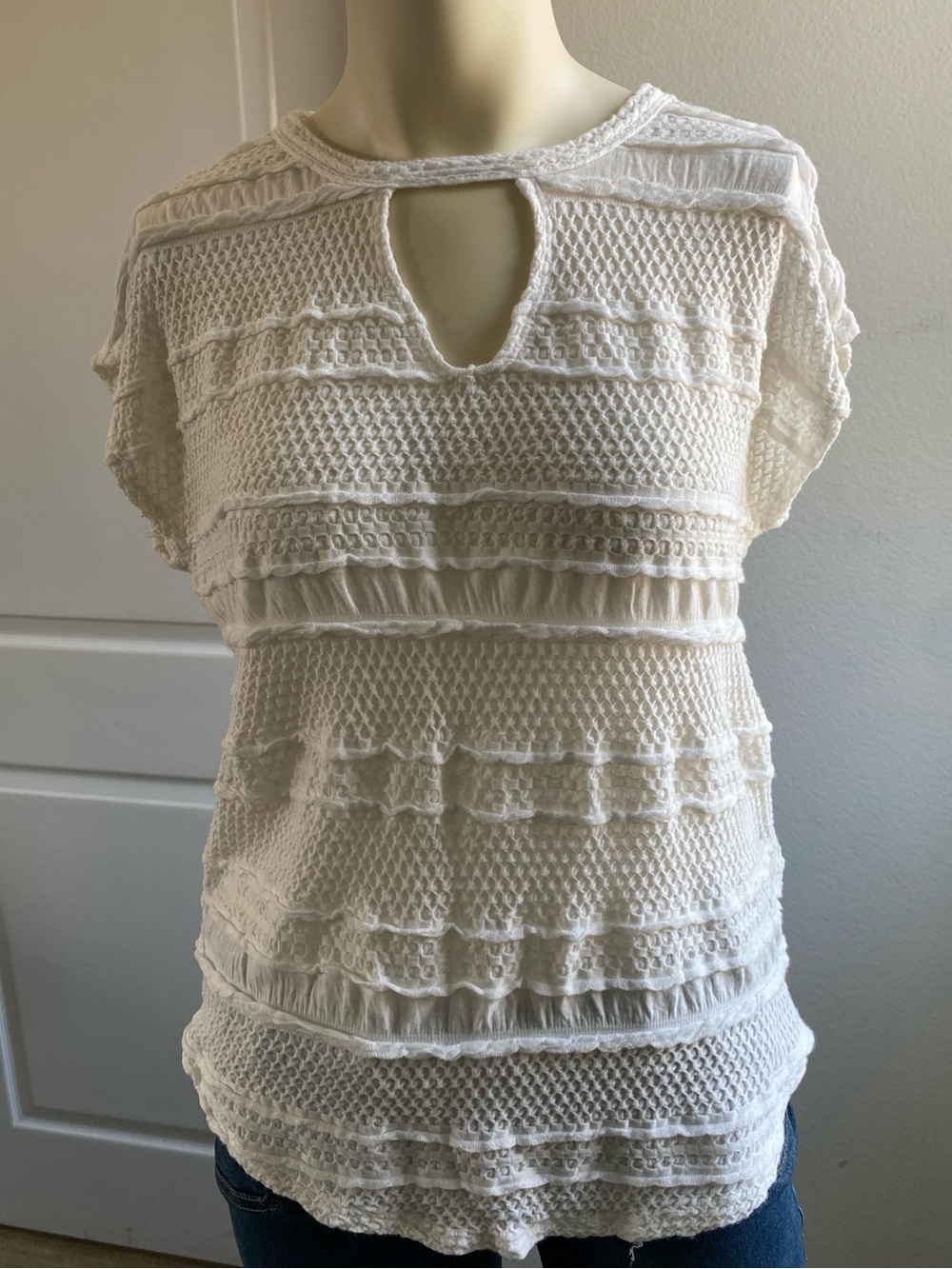 Moa Moa Cream Crochet-Textured Keyhole Top